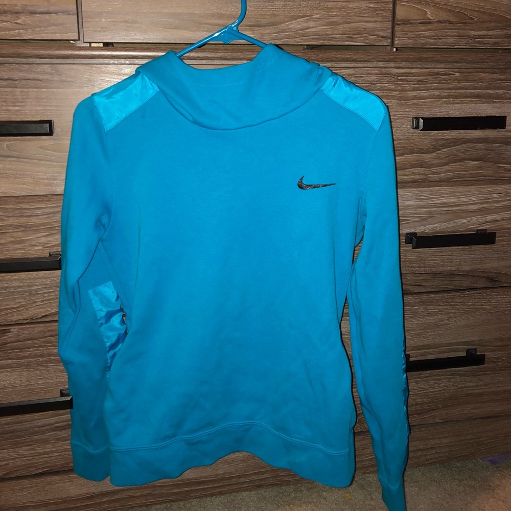 Women’s Nike sweatshirt